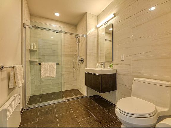 5th image of 14474 Northern Blvd Penthouse G