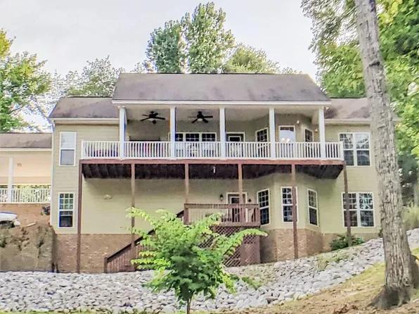 523 Sherri Ln, Deatsville, AL 36022