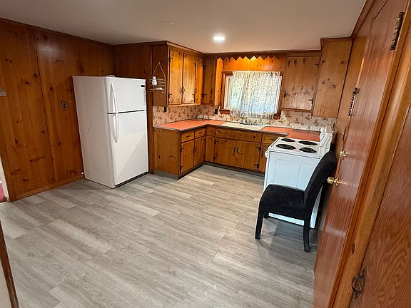 3rd image of 371 Cleveland Dr APT 3