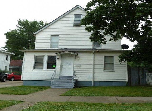2nd image of 811 8th St