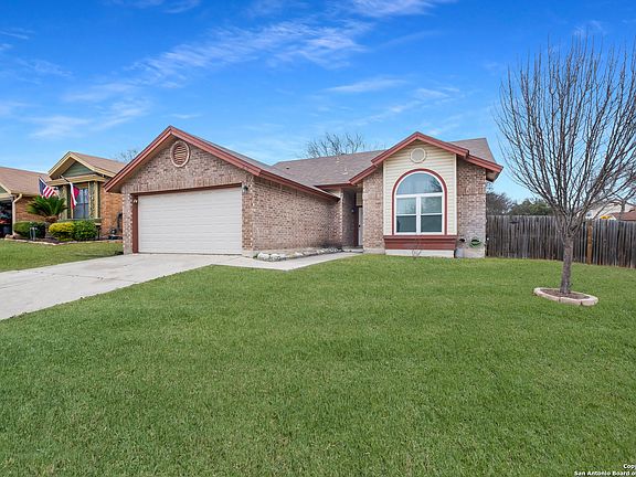 3rd image of 10303 Cedarbend Dr