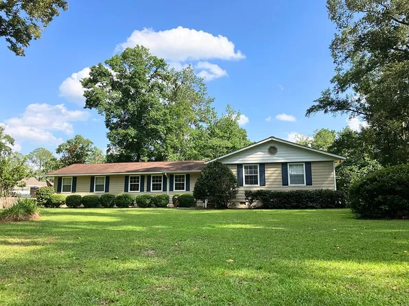 1601 Dogwood Dr, Bainbridge, GA 39819