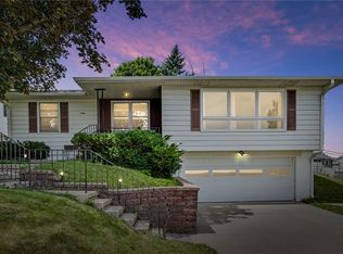 2762 Teresa Dr SW, Cedar Rapids, IA 52404