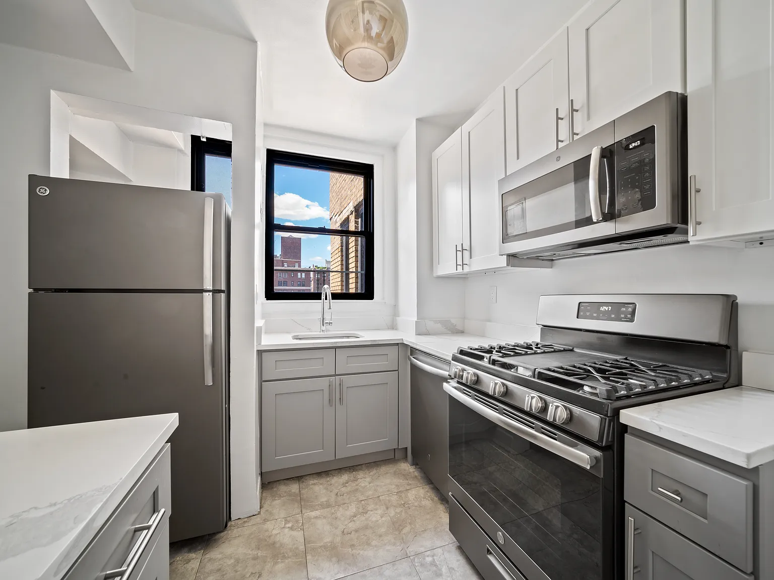 192 East 75th Street — Photo 3
