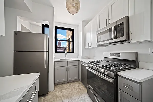 Rented by Bond New York | media 2