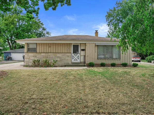 W148N8117 University Dr, Menomonee Falls, WI 53051