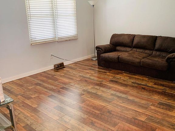 3rd image of 4981 Astoria Ave