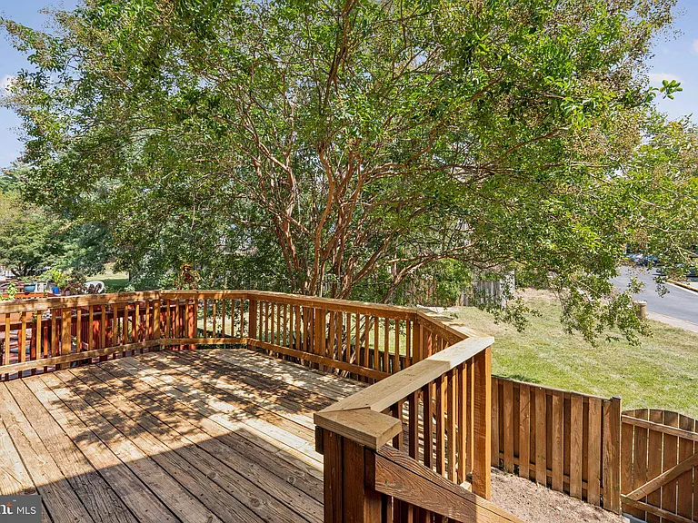 2917 Village Spring Ln — Photo 35