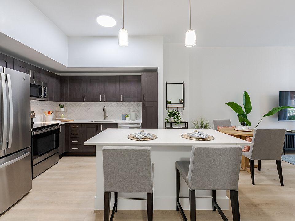 Modern Kitchen at One Plantation Apartments in Plantation, FL 33324