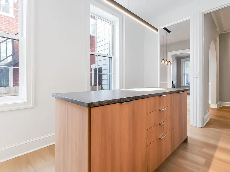 349 N Mulberry St — Photo 14