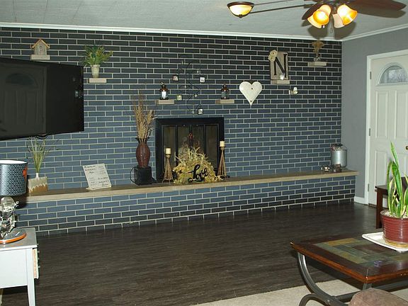 3rd image of 2913 Lawndale Ave