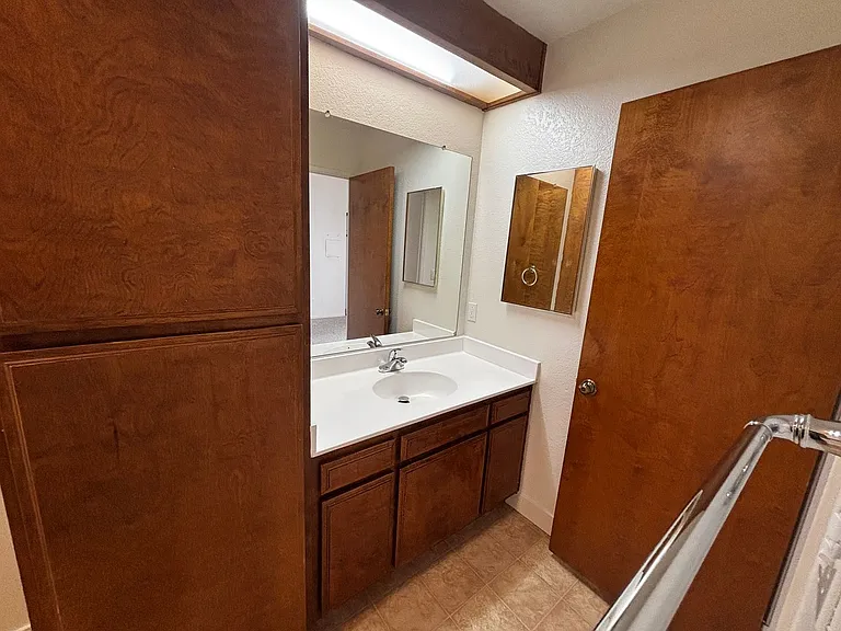 1460 Hornblend — Photo 27