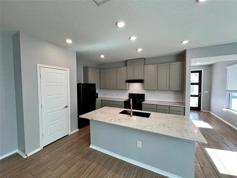 6516 Carriage Pines Dr — Photo 5