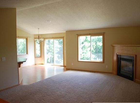 3rd image of 316 4th Ave NE
