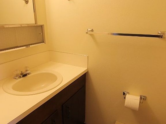 5th image of 725 Whittier St #725
