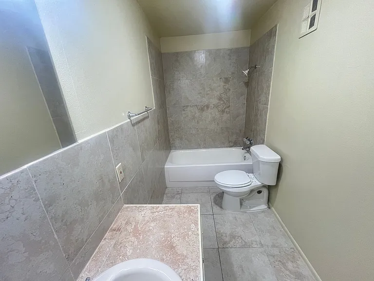 Retama Apartments — Photo 32