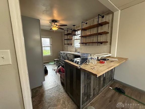 4th image of 1700 Norton Ave
