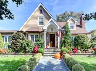 3515 209th St, Bayside, NY 11361