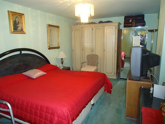 5th image of 12510 Queens Blvd Ste 9