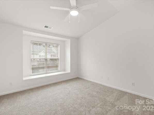 charlotte-north-carolina-65011711 picture