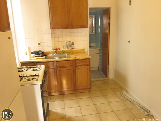 Rented by Realty 2000 Corp | media 3