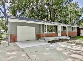 2107 Devon Ave, Loves Park, IL 61111