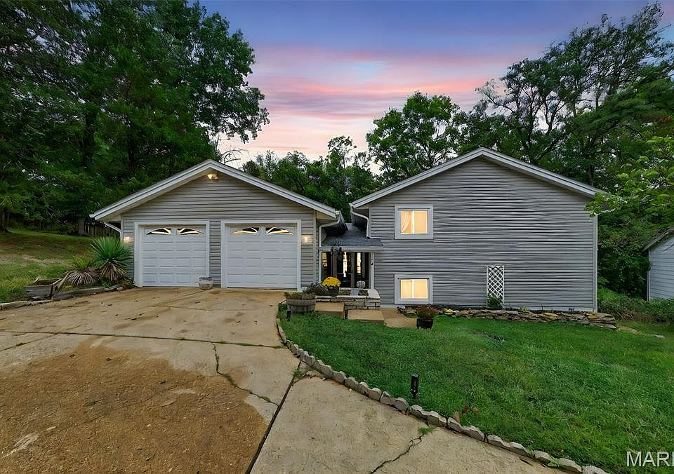 1st image of 126 Shaw Dr