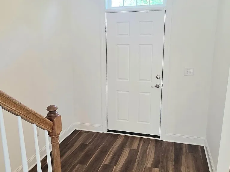 305 Savannah Ridge Rd — Photo 2