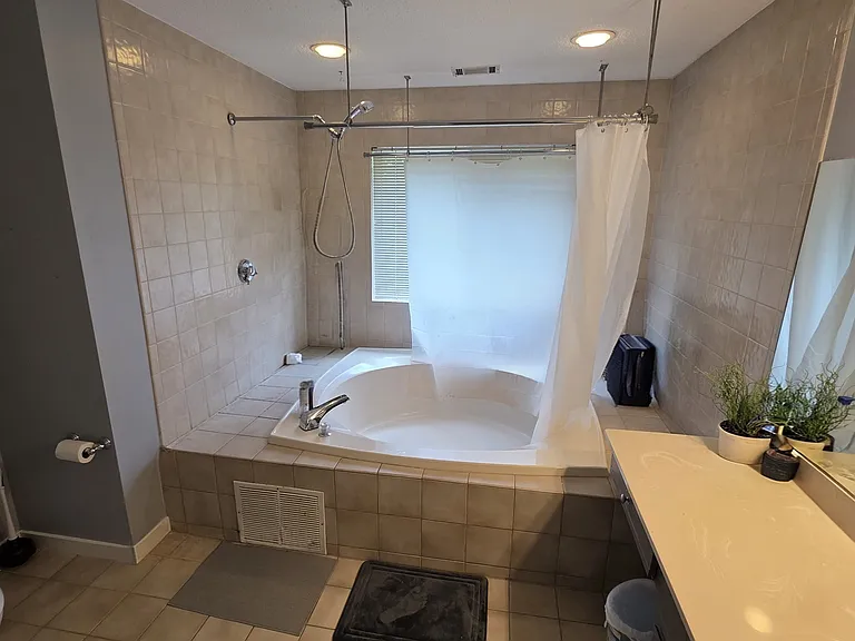 83 Florence Way — Photo 9