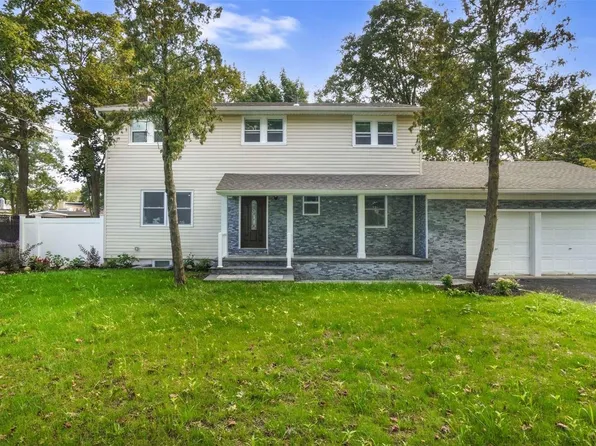4 Grange Street, Greenlawn, NY 11740