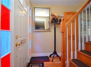 5 Tews Ct, Newport, RI 02840