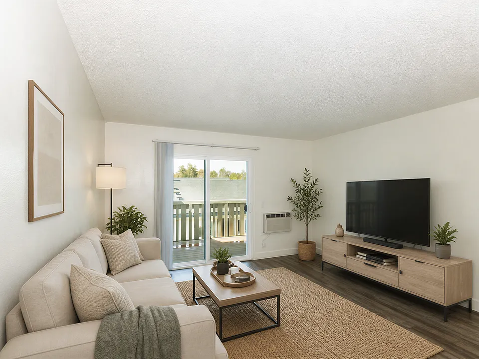 318 Smilax Rd #4