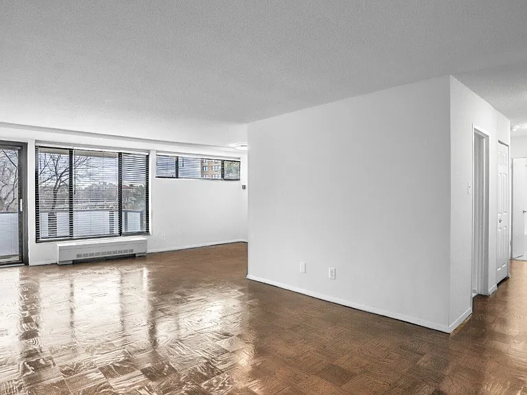 Calvert House Apartments — Photo 5
