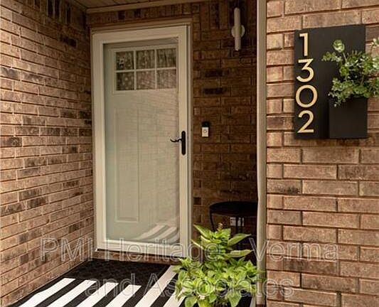 4th image of 1302 N Tradition Ave