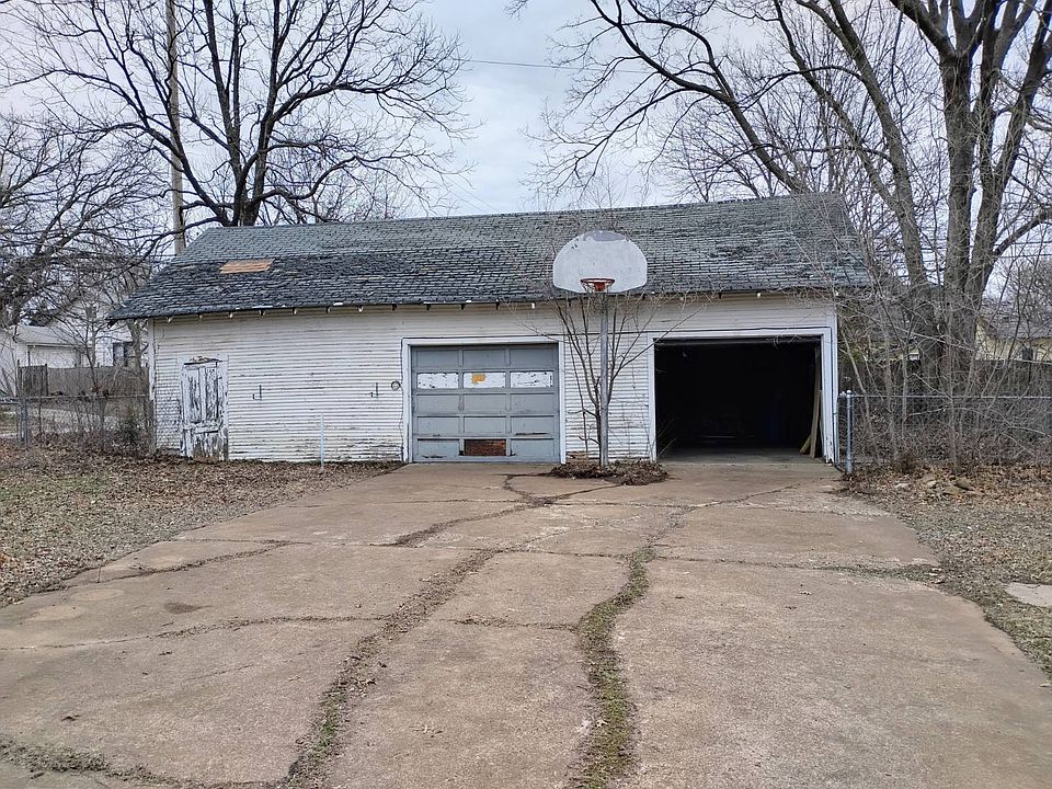2nd image of 303 S State St