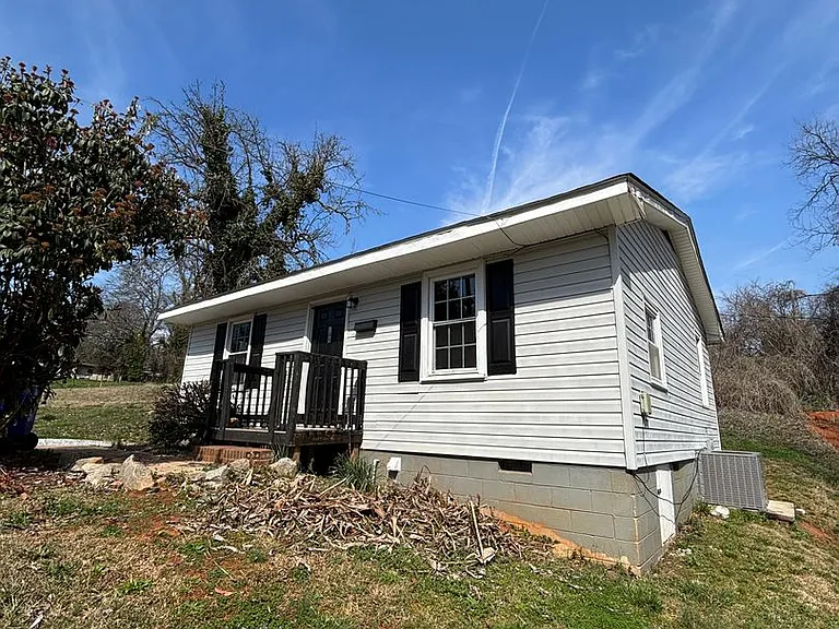 186 Home St — Photo 15