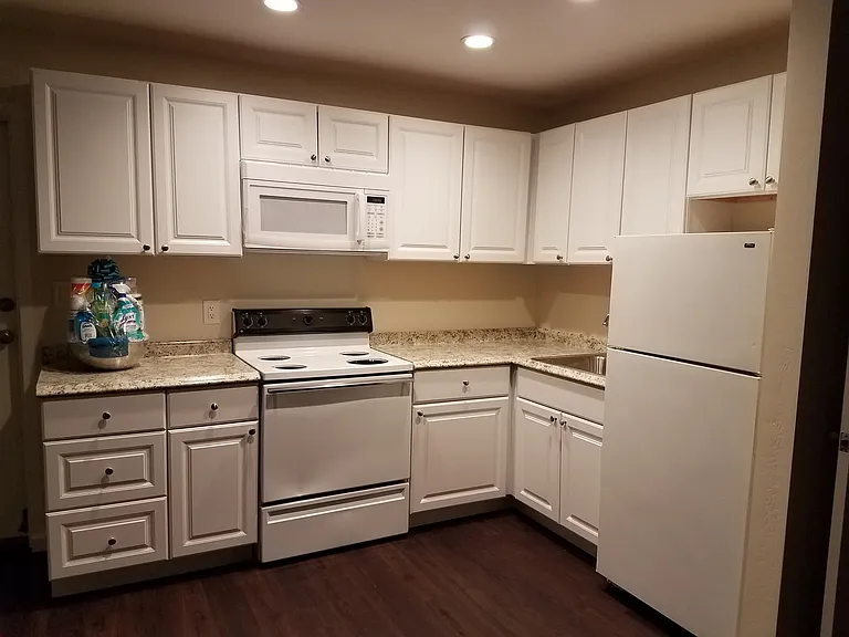 Nightingale Apartments — Photo 7