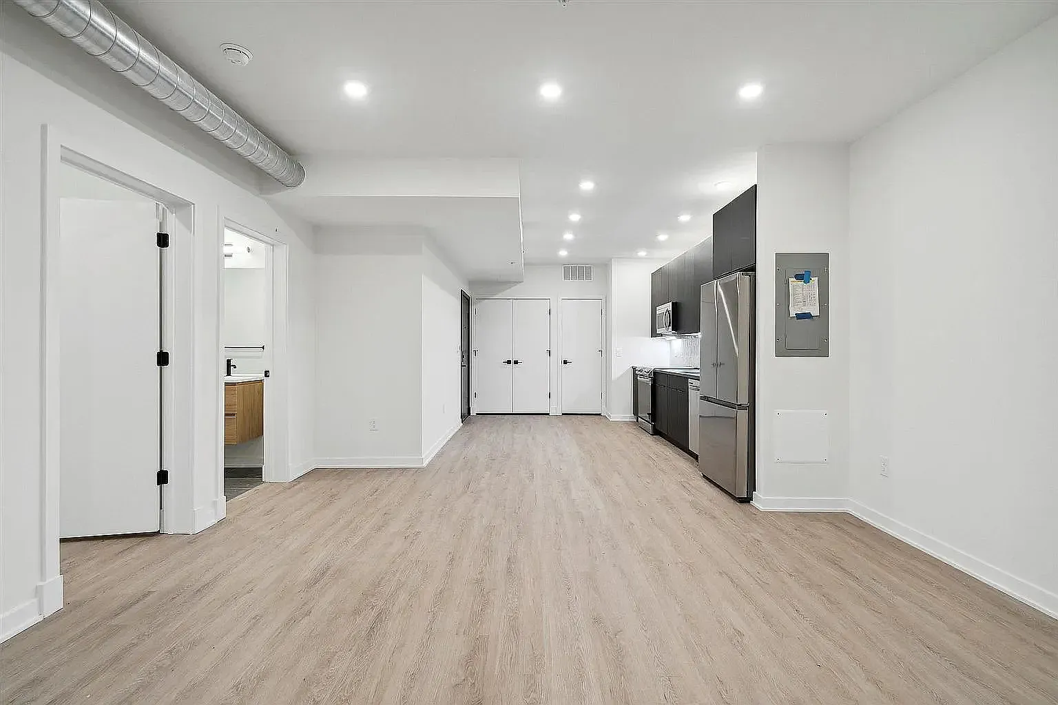1 bed, 670 sqft, $1,895 — Photo 2