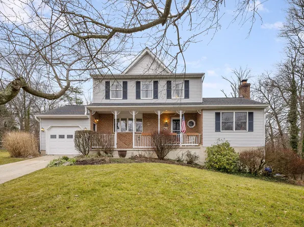 1005 S Warfield Dr, Mount Airy, MD 21771