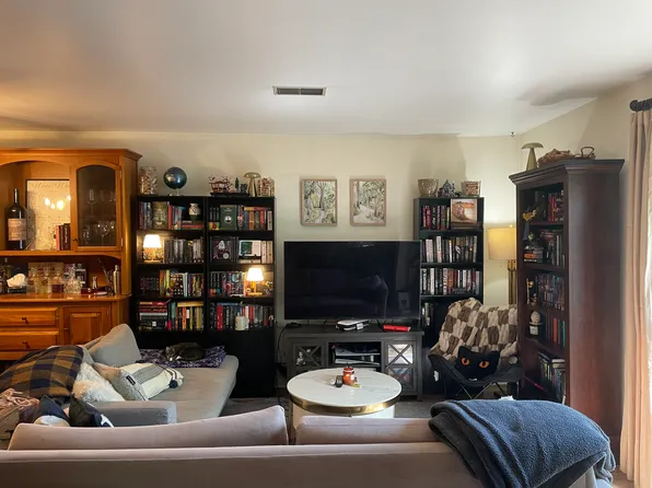 289 Greenough St, Philadelphia, PA