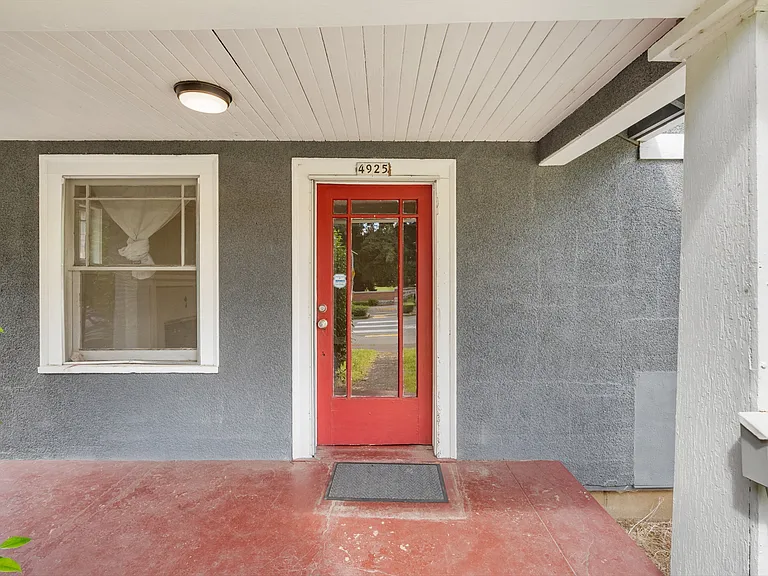 4925 N Willamette Blvd — Photo 2
