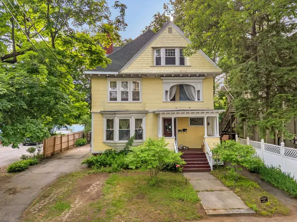 21 Laurel Avenue, Auburn, ME 04210