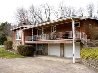 9880 Neuhart Blvd, Wexford, PA