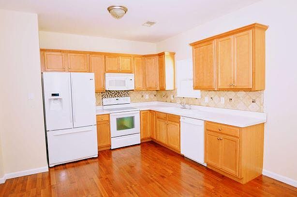 1st image of 207 Timber Creek Ln SW