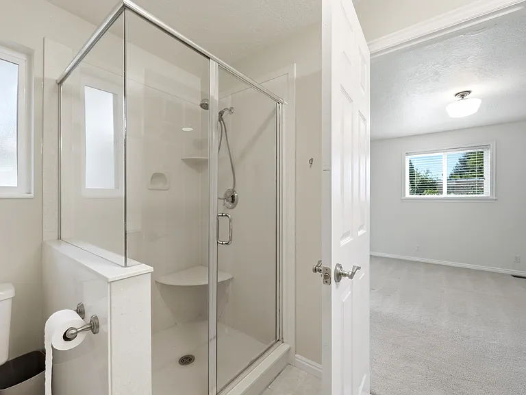 2480 Eastbourne Dr — Photo 13