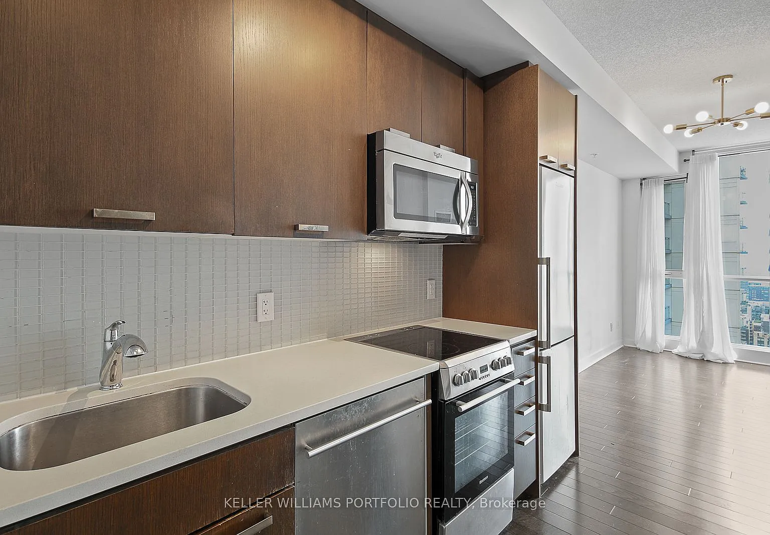 1 bed, $2,300 — Photo 4