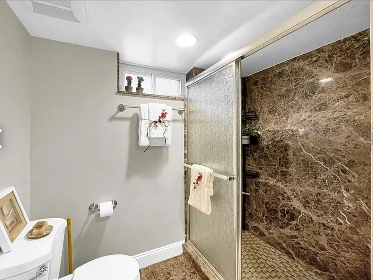 4901 Boiling Brook Pkwy — Photo 8