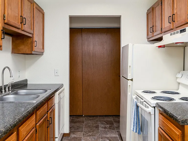 Heritage Heights Apartments — Photo 23