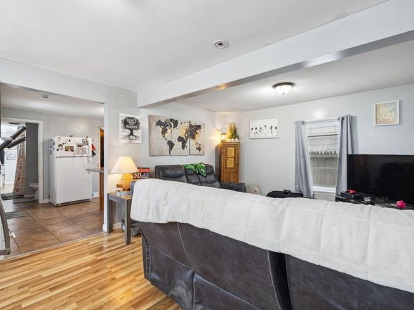 manchester-new-hampshire-95345048 picture