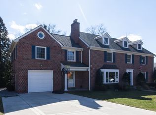 20 The Neck, Manhasset, NY 11030